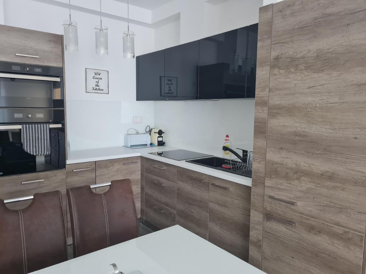 Urban Apartman Apartment มิชโคลซ์ ภายนอก รูปภาพ