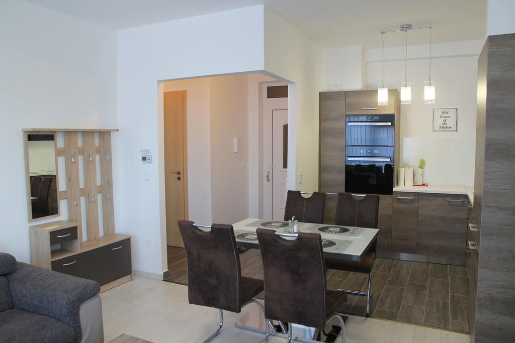 Urban Apartman Apartment มิชโคลซ์ ภายนอก รูปภาพ